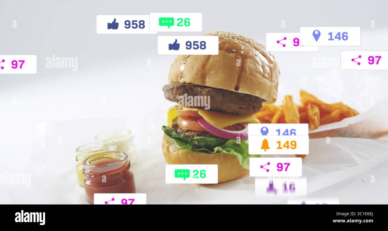 Mostra il cheeseburger in studio con patatine dolci, pannelli di reazione galleggianti sui social media Foto Stock