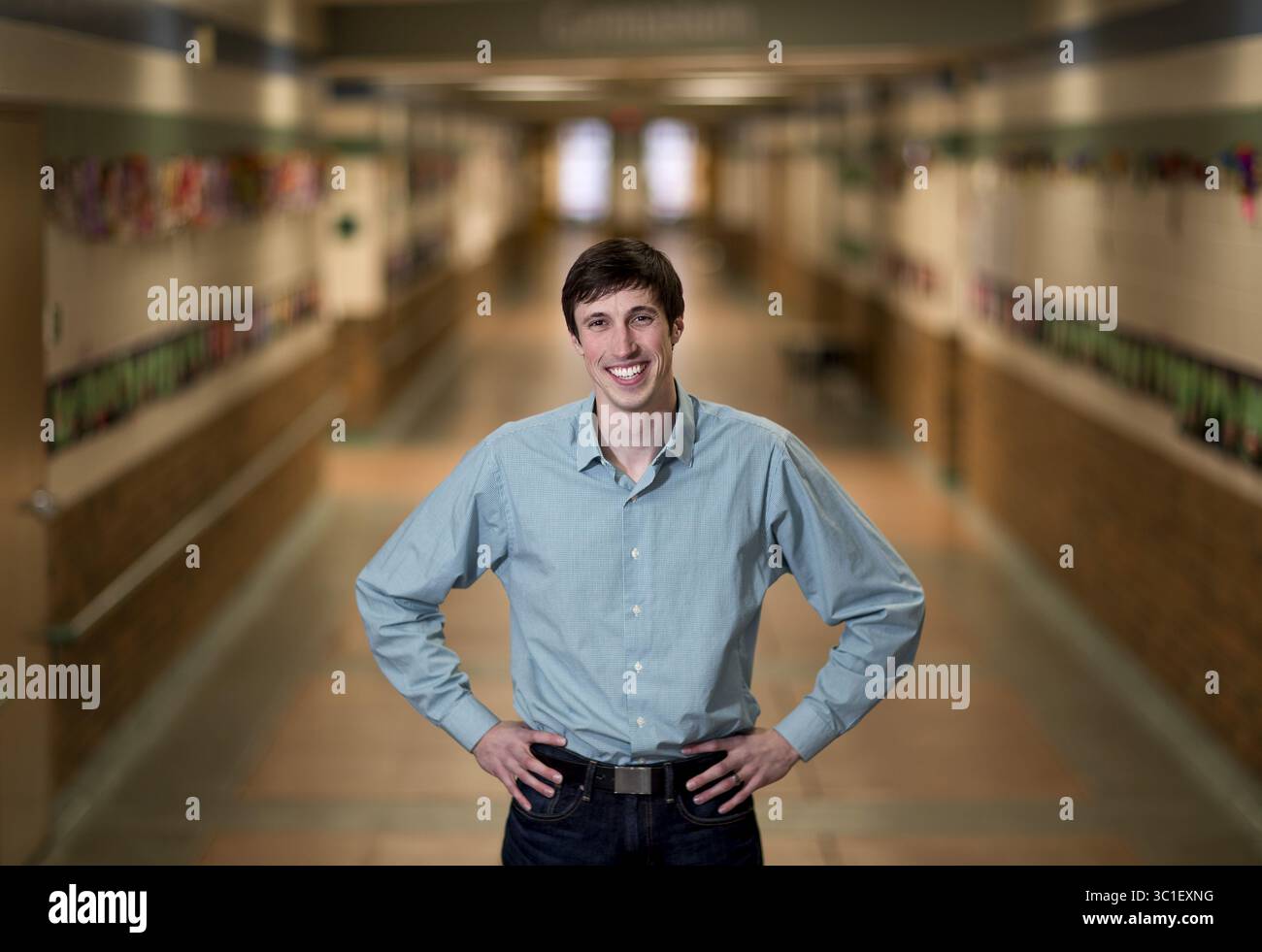 5 gennaio 2017 - Minneapolis, Minnesota, Stati Uniti - Josh Reimnitz, membro del Consiglio scolastico di Minneapolis, fotografato alla Bryn Mawr Elementary School. .... .... .. - 5 gennaio 2017, Minneapolis, Minnesota, membro del Consiglio scolastico uscente di Minneapolis Josh Reimnitz è entrato nel Consiglio nel 2012 come un giovane esterno che si allineava più con la riforma dell'istruzione e meno con i membri del Consiglio scolastico dell'establishment che sono stati sostenuti dal DFL e dall'unione degli insegnanti per anni. (Immagine di credito: Carlos Gonzalez/Minneapolis Star Tribune/TNS via cavo ZUMA) Foto Stock