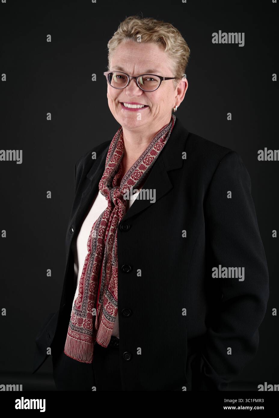 1° maggio 2017 - Minneapolis, Minnesota, Stati Uniti - United States - HR Executive Sandee Joppa, che ora gestisce Real Time Talent, una partnership privata-pubblica nata da uno studio di Itasca Group che ha scoperto nel 2015 che c'erano grandi lacune tra le esigenze dei datori di lavoro di lavoratori, college e organizzazioni di formazione. RTT cerca di iniettare i più recenti strumenti analitici per aiutare gli stakeholder a colmare le divisioni tra carenza di lavoro e formazione delle competenze.Richard (immagine di credito: Richard Tsong-Taatarii/Minneapolis Star Tribune/TNS tramite ZUMA Wire) Foto Stock
