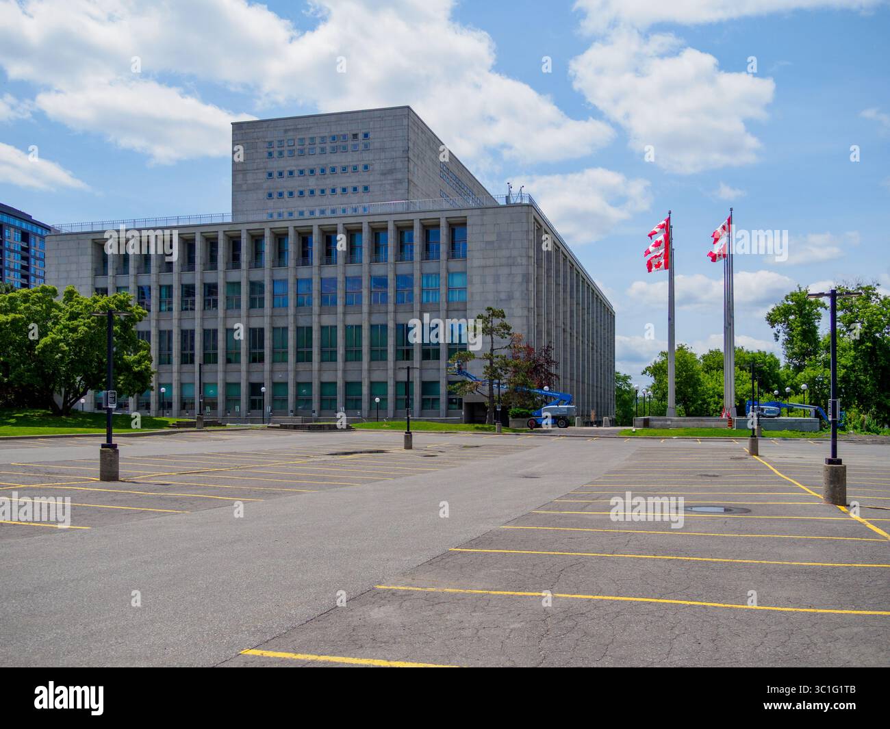 Vista dal retro della biblioteca e degli archivi Canada, Ottawa, Ontario, Canada Foto Stock