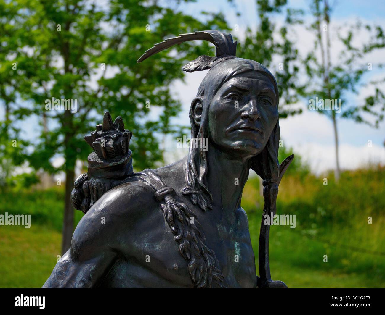 Primo piano della statua di Kichi Zai situata presso Kiweki Point a Ottawa, Ontario, Canada Foto Stock