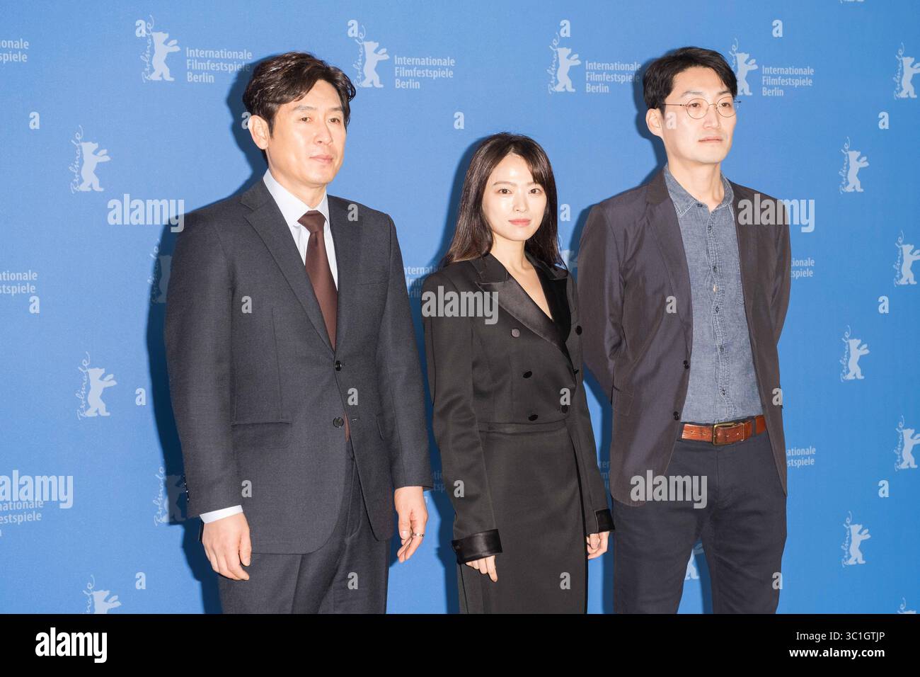 14 febbraio 2019 - Berlino, Germania - (L-R) sul Kyung-GU, Chun Woo-hee e il regista Lee su-jin partecipano a una chiamata per 'Idol' (Woo Sang) durante il 69° Berlinale International Film Festival Berlin al Grand Hyatt Hotel il 14 febbraio 2019 a Berlino, Germania (immagine di credito: © Famous/Ace Pictures via ZUMA Press) Foto Stock