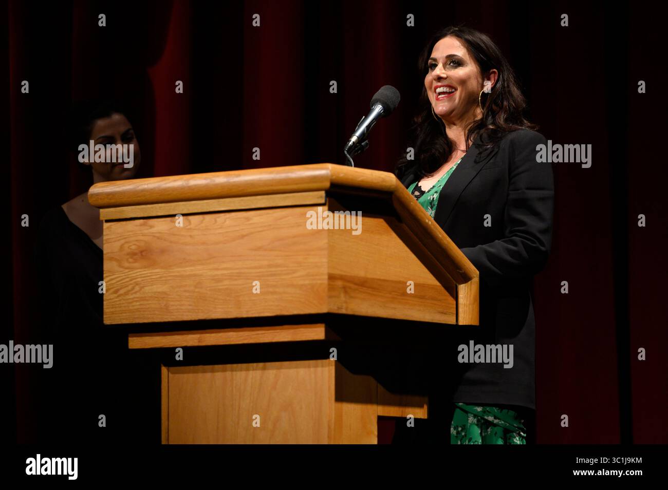 19 febbraio 2019 - Beverly Hills, California, Stati Uniti - Rayka Zehtabchi e Melissa Berton del documentario nominato all'Oscar Short Subject â'period. â fine della frase durante l'Accademia delle arti e delle scienze del cinema,'Oscar Week: Documentari' (immagine di credito: © AMPAS via ZUMA Wire/ZUMAPRESS.com) Foto Stock