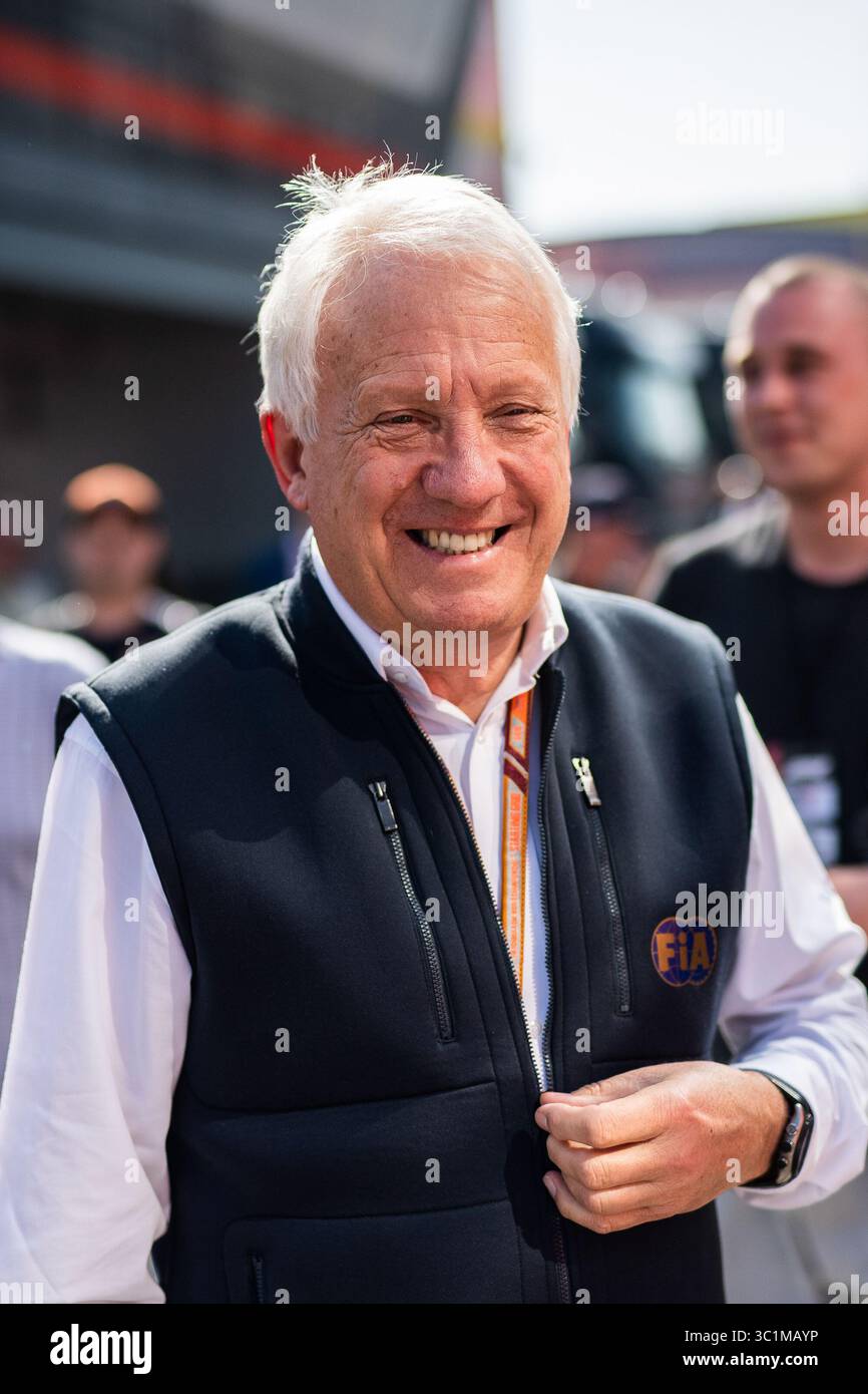 13 marzo 2019 - FILE - CHARLIE WHITING, direttore della gara di Formula 1 della FIA, è morto di embolia polmonare all'età di 66 anni. È stato delegato alla sicurezza, Starter permanente e capo del reparto tecnico F1, ha applicato le regole FIA e controllato le luci che danno inizio ad ogni gara. NELLA FOTO: 28 febbraio 2019 - Montmelo, Spagna - il direttore di gara di Formula 1 CHARLIE WAKING nel paddock del circuito di Barcellona Catalunya durante i test invernali di F1. (Immagine di credito: © AFP7 via cavo ZUMA) Foto Stock