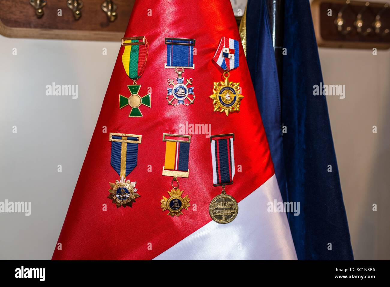 Aberdeen, Scozia, Regno Unito - 20 luglio 2025: Nave da addestramento a vela BAP Union of the Peruvian Navy, durante le Tall Ships Races Aberdeen 2025. Medaglie e accordi Foto Stock