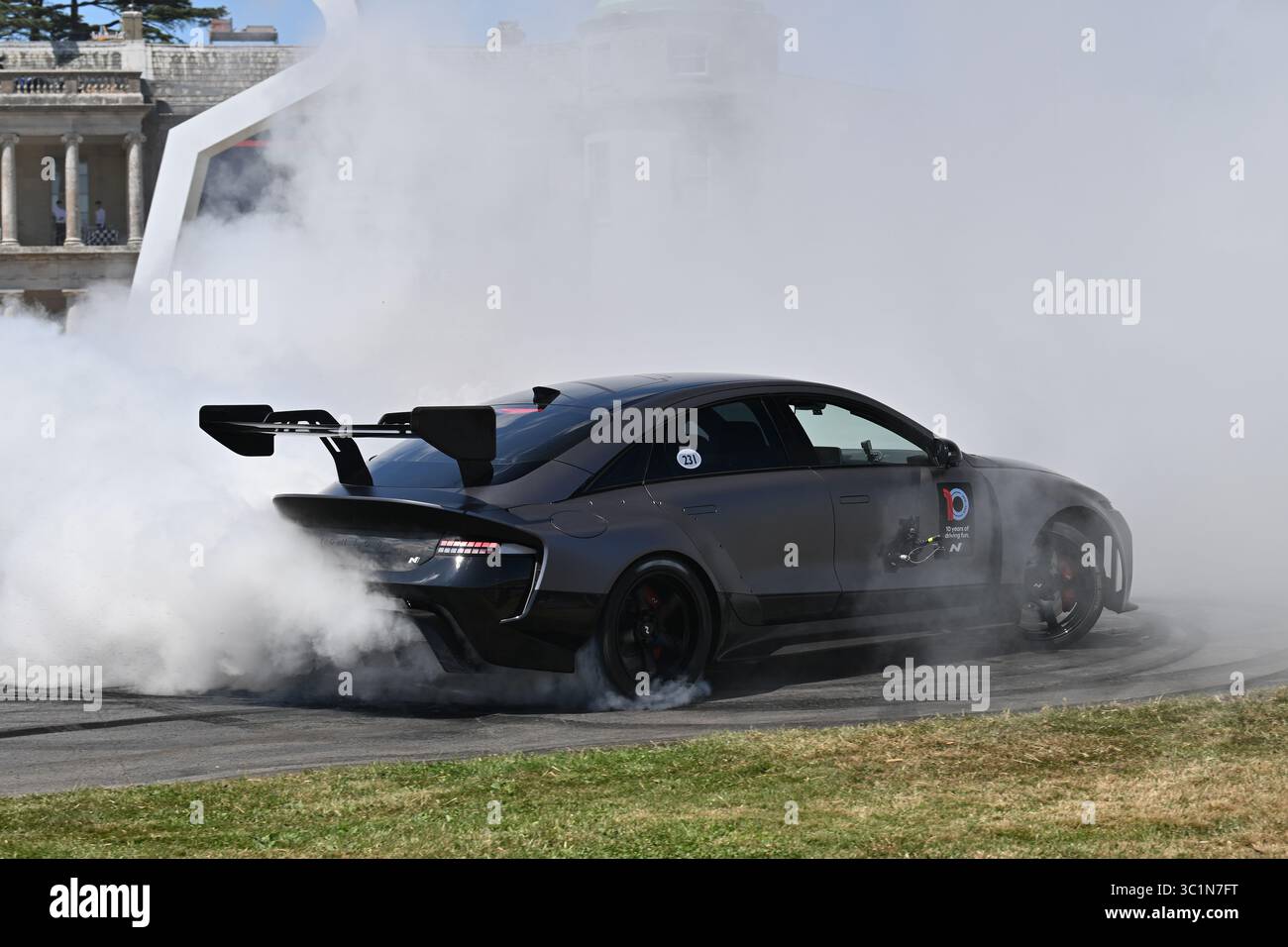 Jang Seoungyun, Hyundai IONIQ 6 N Drift, l'arte di trasformare gli pneumatici in fumo in modo artistico mentre si guida il più lateralmente possibile, prendi Foto Stock