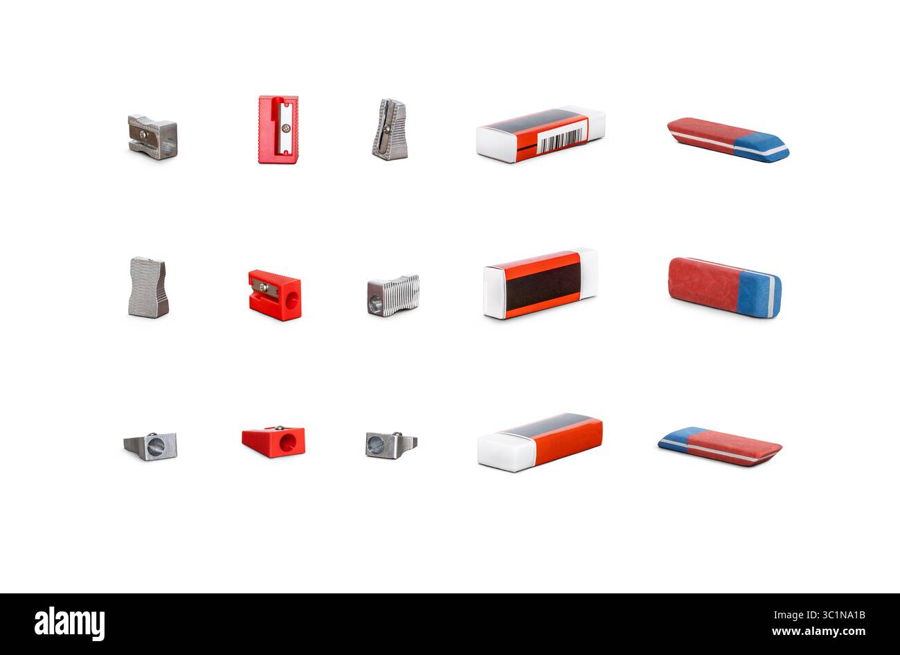 Una collezione di articoli tradizionali per ufficio, per lavoro e per il ritorno a scuola, attrezzature per il lavoro e l'istruzione isolate su uno sfondo bianco Foto Stock