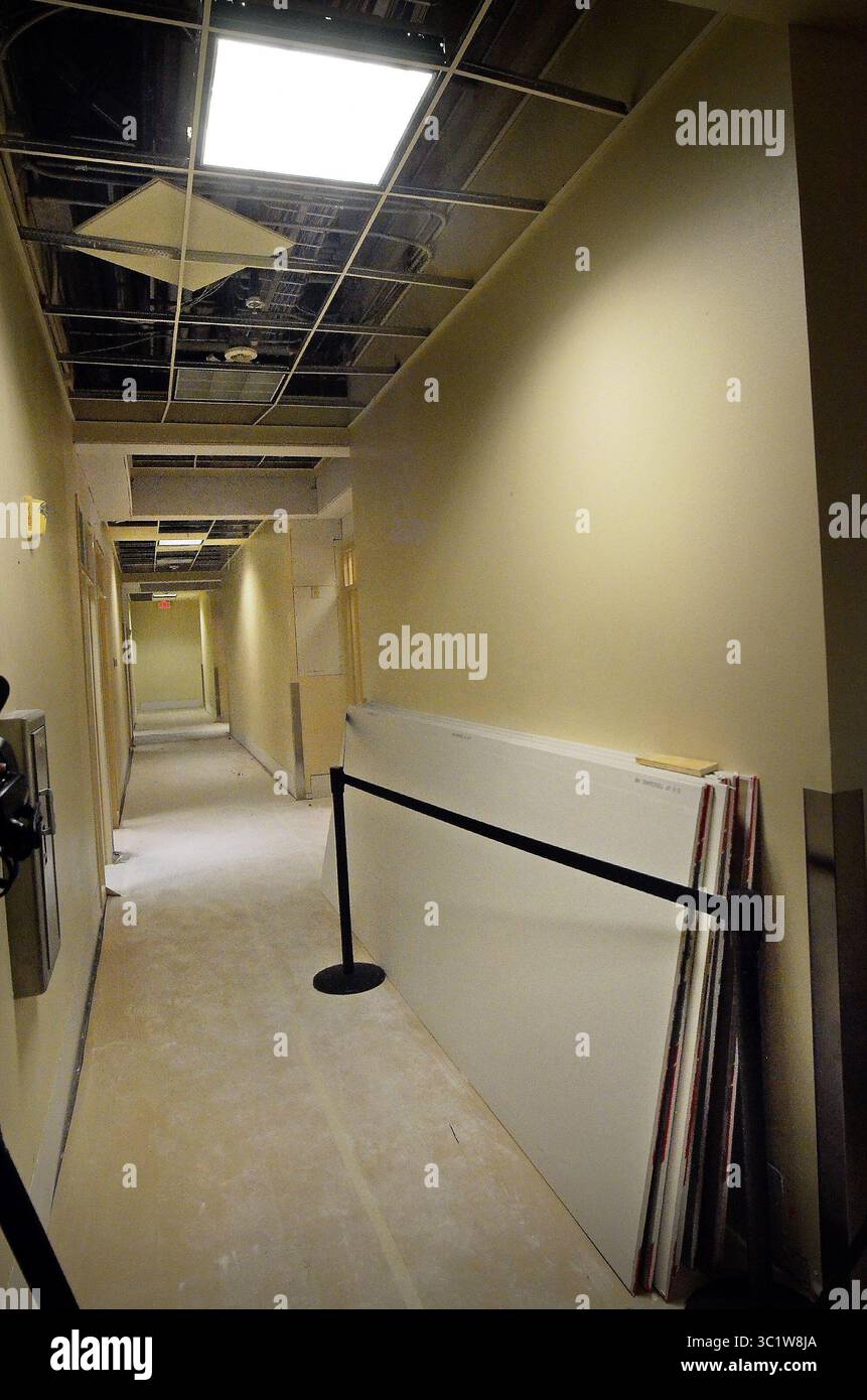 20 marzo 2019 - Albuquerque, NEW MEXICO, Stati Uniti - fogli di muro secco nelle sale del National Hispanic Cultural Center (NHCC) dopo che un incendio e danni causati dall'acqua hanno causato mezzo milione di dollari di danni all'NHCC sabato sera e domenica mattina presto 9 e 10 marzo. Mercoledì 20 marzo 2019. (Immagine di credito: © Jim Thompson/Albuquerque Journal via ZUMA Wire) Foto Stock