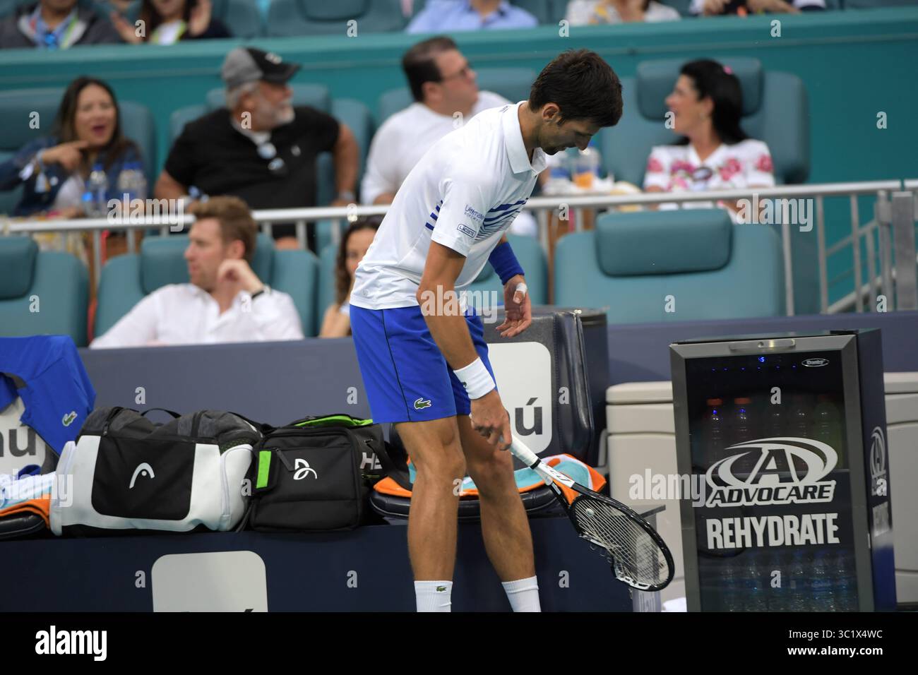 24 marzo 2019 - Miami Gardens, Florida, Stati Uniti d'America - MIAMI GARDENS, FLORIDA - 24 MARZO: Novak Djokovic della Serbia sconfigge Federico Delbonis dell'Argentina il giorno 7 del Miami Open presentato da Itau all'Hard Rock Stadium il 24 marzo 2019 a Miami Gardens, Florida. (Immagine di credito: © SMG via ZUMA Wire) Foto Stock