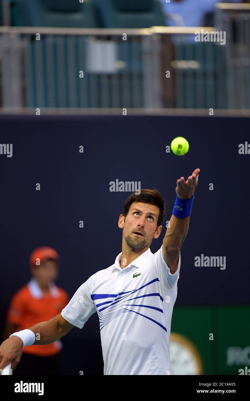 24 marzo 2019 - Miami Gardens, Florida, Stati Uniti d'America - MIAMI GARDENS, FLORIDA - 24 MARZO: Novak Djokovic della Serbia sconfigge Federico Delbonis dell'Argentina il giorno 7 del Miami Open presentato da Itau all'Hard Rock Stadium il 24 marzo 2019 a Miami Gardens, Florida. (Immagine di credito: © SMG via ZUMA Wire) Foto Stock
