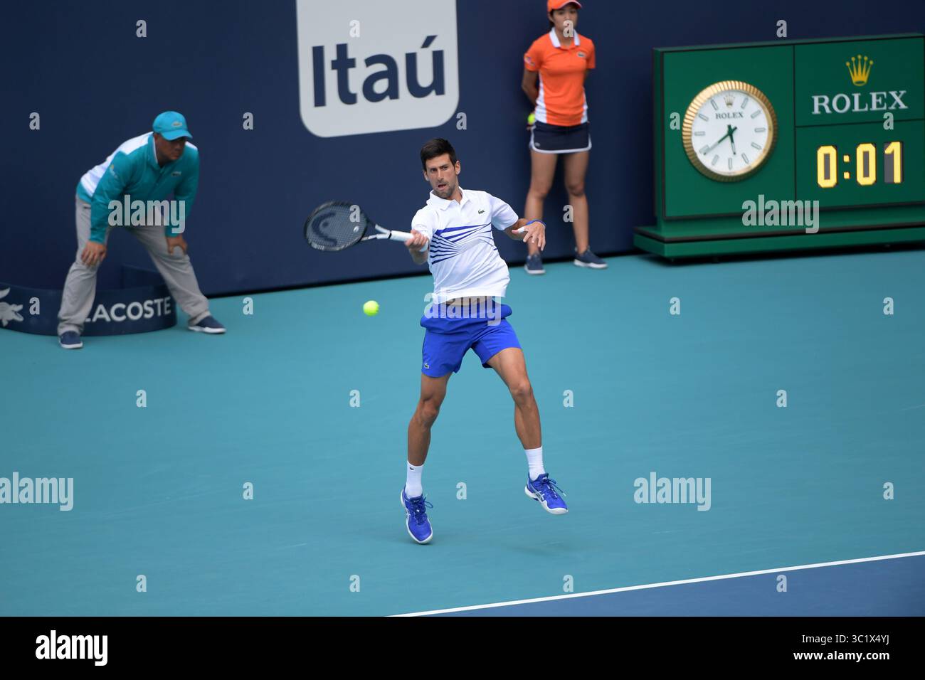 24 marzo 2019 - Miami Gardens, Florida, Stati Uniti d'America - MIAMI GARDENS, FLORIDA - 24 MARZO: Novak Djokovic della Serbia sconfigge Federico Delbonis dell'Argentina il giorno 7 del Miami Open presentato da Itau all'Hard Rock Stadium il 24 marzo 2019 a Miami Gardens, Florida. (Immagine di credito: © SMG via ZUMA Wire) Foto Stock