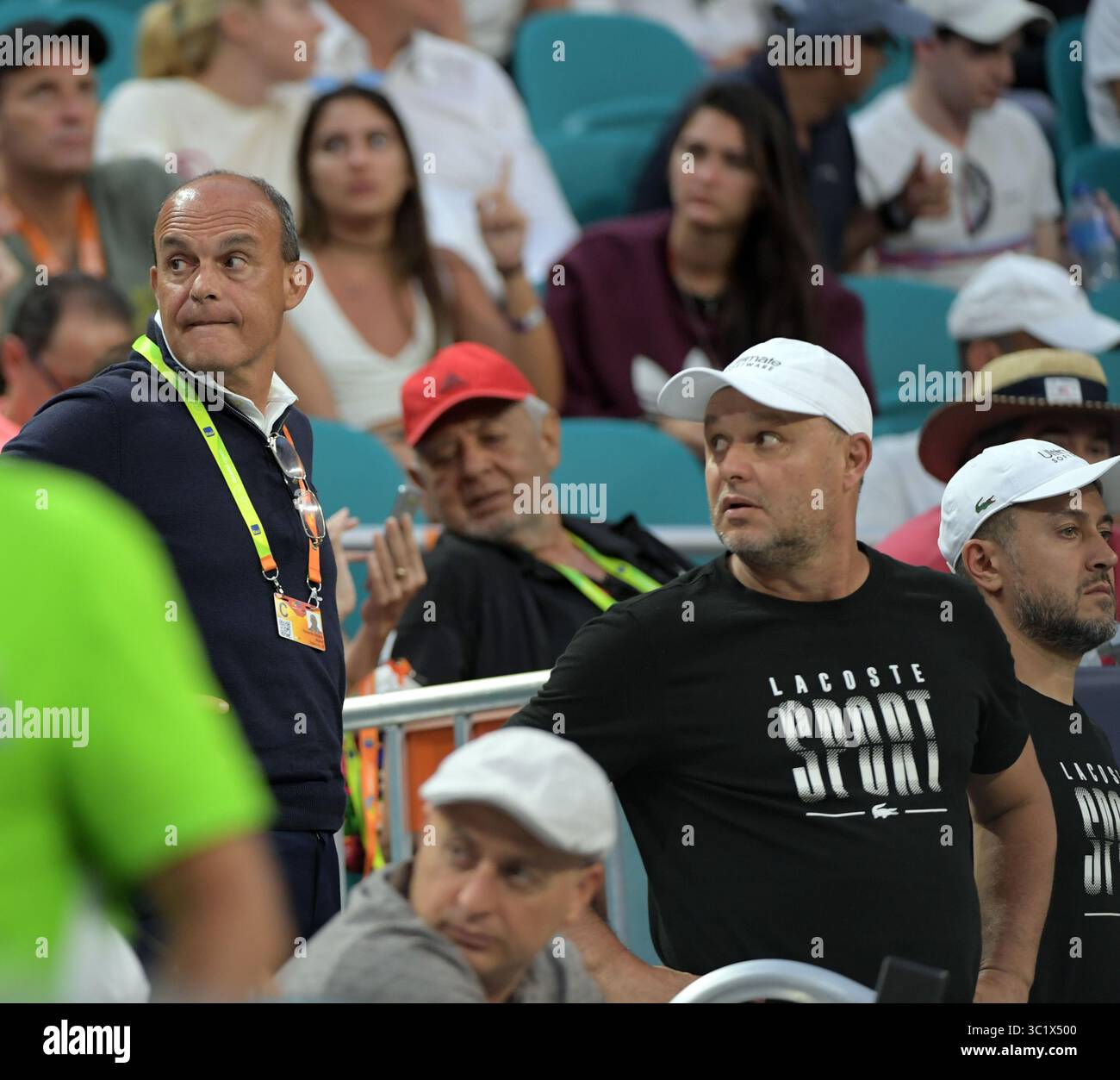 24 marzo 2019 - Miami Gardens, Florida, Stati Uniti d'America - MIAMI GARDENS, FLORIDA - 24 MARZO: Novak Djokovic della Serbia sconfigge Federico Delbonis dell'Argentina il giorno 7 del Miami Open presentato da Itau all'Hard Rock Stadium il 24 marzo 2019 a Miami Gardens, Florida. (Immagine di credito: © SMG via ZUMA Wire) Foto Stock