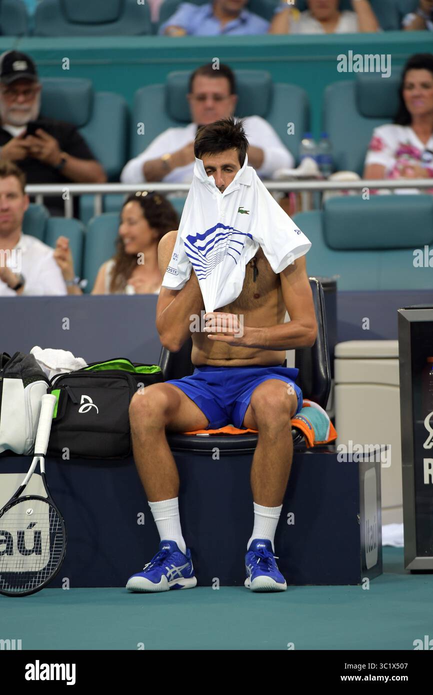 24 marzo 2019 - Miami Gardens, Florida, Stati Uniti d'America - MIAMI GARDENS, FLORIDA - 24 MARZO: Novak Djokovic della Serbia sconfigge Federico Delbonis dell'Argentina il giorno 7 del Miami Open presentato da Itau all'Hard Rock Stadium il 24 marzo 2019 a Miami Gardens, Florida. (Immagine di credito: © SMG via ZUMA Wire) Foto Stock