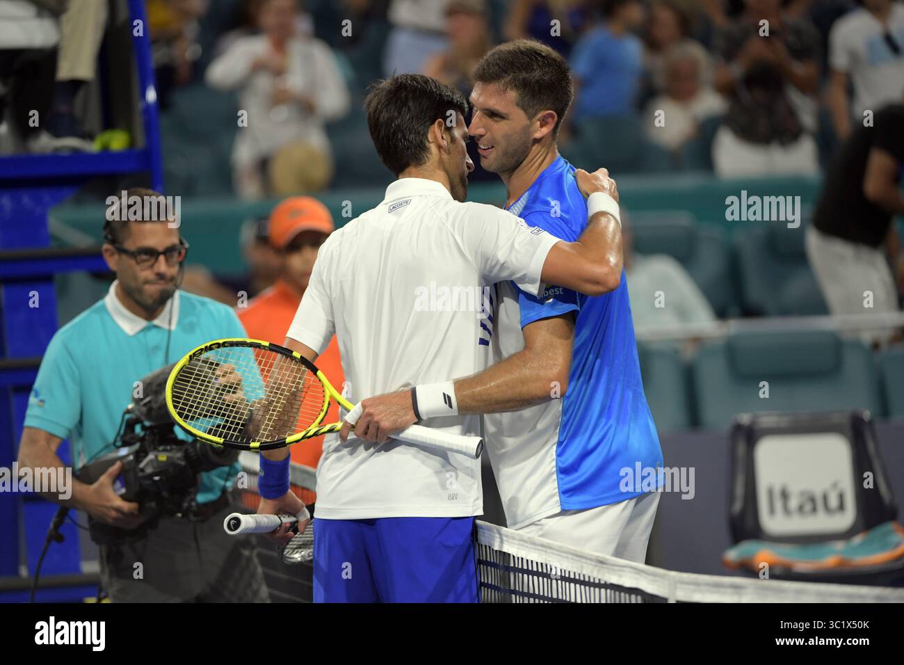 24 marzo 2019 - Miami Gardens, Florida, Stati Uniti d'America - MIAMI GARDENS, FLORIDA - 24 MARZO: Novak Djokovic della Serbia sconfigge Federico Delbonis dell'Argentina il giorno 7 del Miami Open presentato da Itau all'Hard Rock Stadium il 24 marzo 2019 a Miami Gardens, Florida. (Immagine di credito: © SMG via ZUMA Wire) Foto Stock