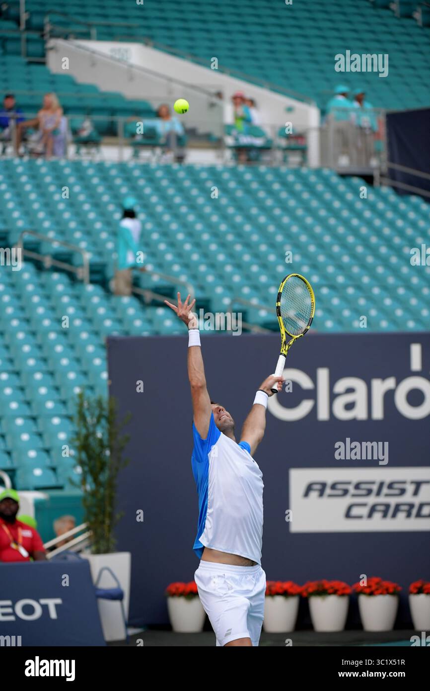 24 marzo 2019 - Miami Gardens, Florida, Stati Uniti d'America - MIAMI GARDENS, FLORIDA - 24 MARZO: Novak Djokovic della Serbia sconfigge Federico Delbonis dell'Argentina il giorno 7 del Miami Open presentato da Itau all'Hard Rock Stadium il 24 marzo 2019 a Miami Gardens, Florida. (Immagine di credito: © SMG via ZUMA Wire) Foto Stock