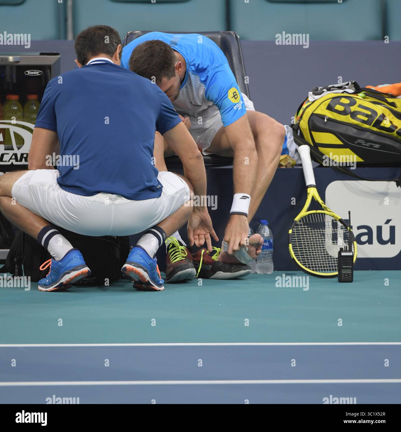 24 marzo 2019 - Miami Gardens, Florida, Stati Uniti d'America - MIAMI GARDENS, FLORIDA - 24 MARZO: Novak Djokovic della Serbia sconfigge Federico Delbonis dell'Argentina il giorno 7 del Miami Open presentato da Itau all'Hard Rock Stadium il 24 marzo 2019 a Miami Gardens, Florida. (Immagine di credito: © SMG via ZUMA Wire) Foto Stock