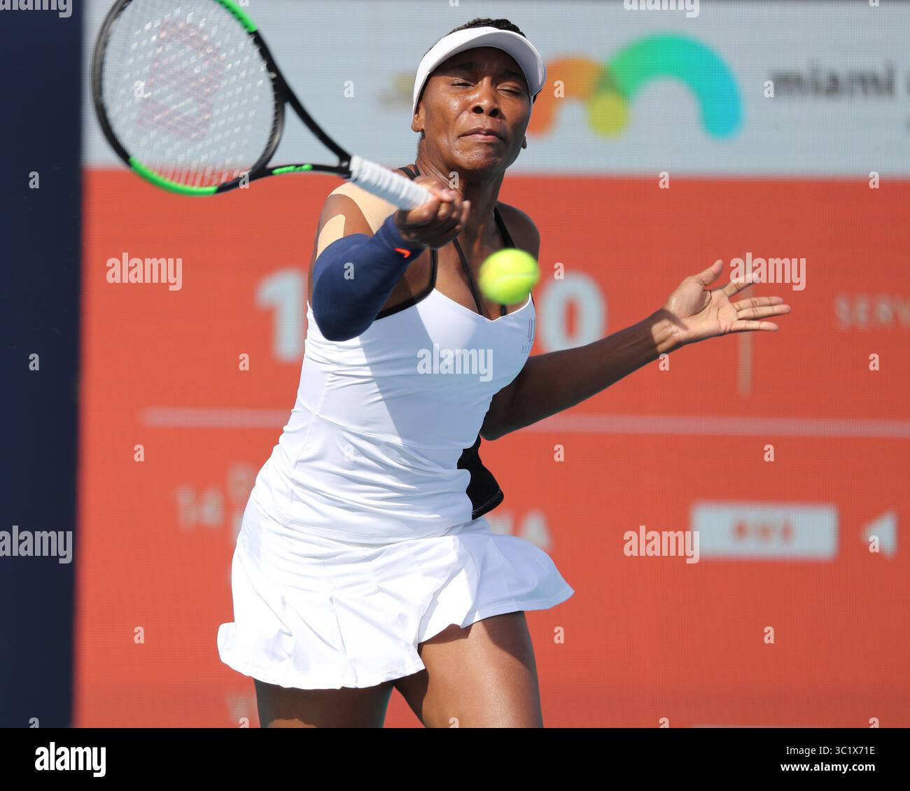 24 marzo 2019 - Miami Gardens, Florida, Stati Uniti d'America - MIAMI GARDENS, FLORIDA - 24 MARZO: Venus Williams il 7° giorno del Miami Open presentato da Itau all'Hard Rock Stadium il 24 marzo 2019 a Miami Gardens, Florida. (Immagine di credito: © SMG via ZUMA Wire) Foto Stock