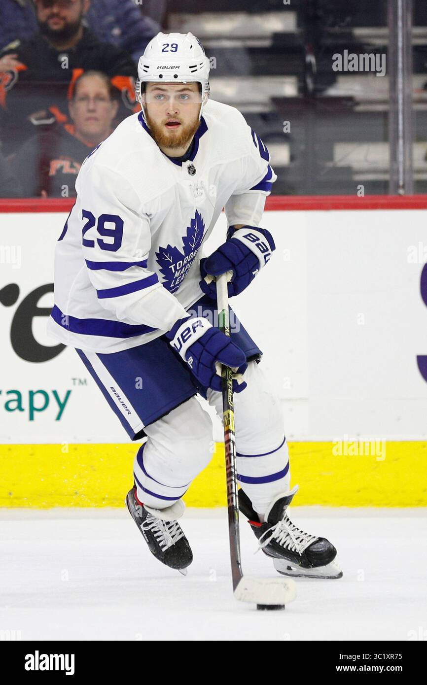 27 marzo 2019: L'ala destra dei Toronto Maple Leafs William Nylander (29) in azione durante la partita NHL tra i Toronto Maple Leafs e i Philadelphia Flyers al Well Fargo Center di Philadelphia, Pennsylvania. Christopher SzagolaCal Sport Media (immagine di credito: &Copy; Chris Szagola/CSM tramite cavo ZUMA) Foto Stock