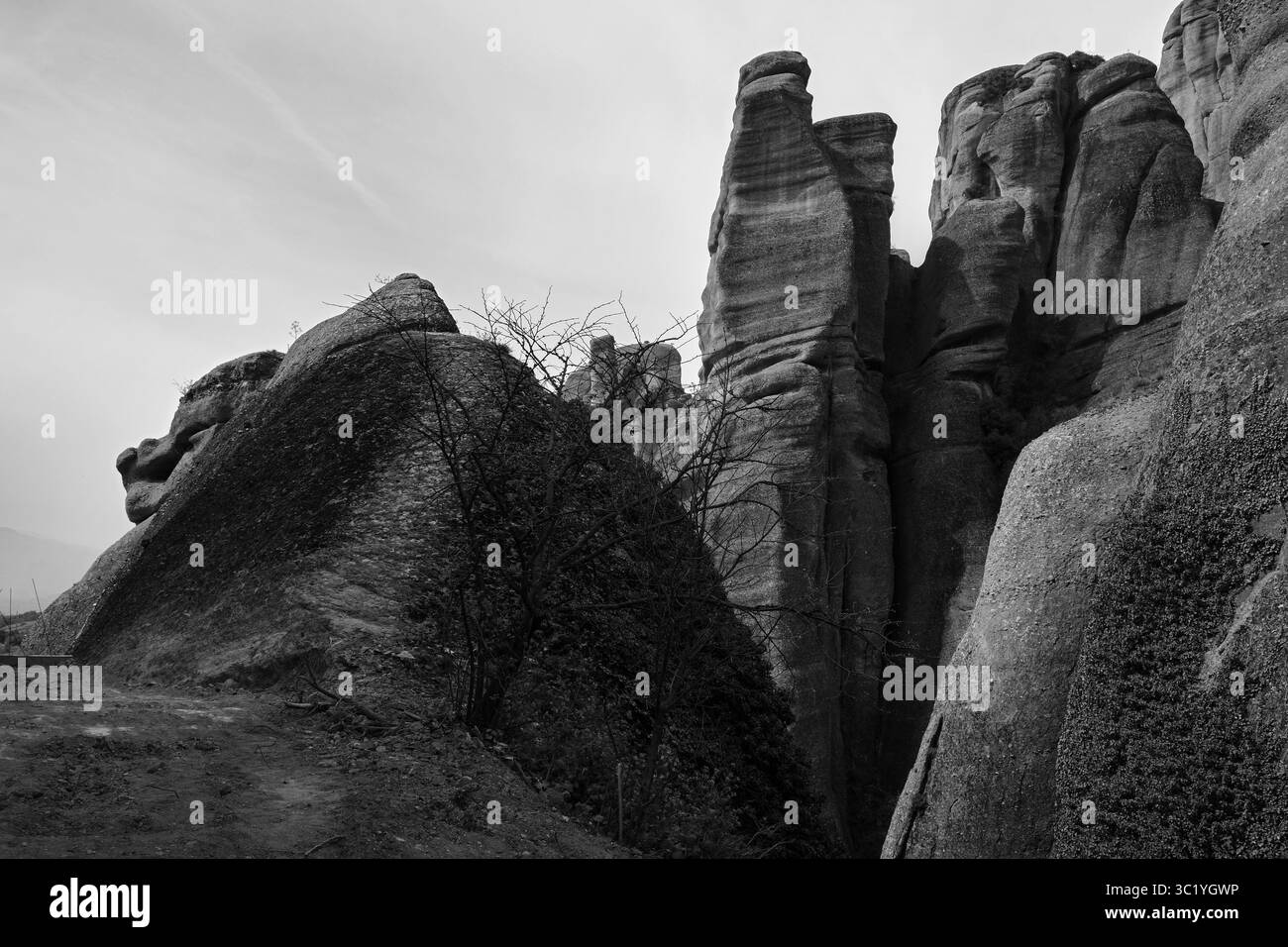 Meteora, formazione rocciosa nell'unità regionale di Trikala, in Tessaglia, in Grecia e i più imponenti complessi di monasteri ortodossi orientali. UNESCO. Foto Stock