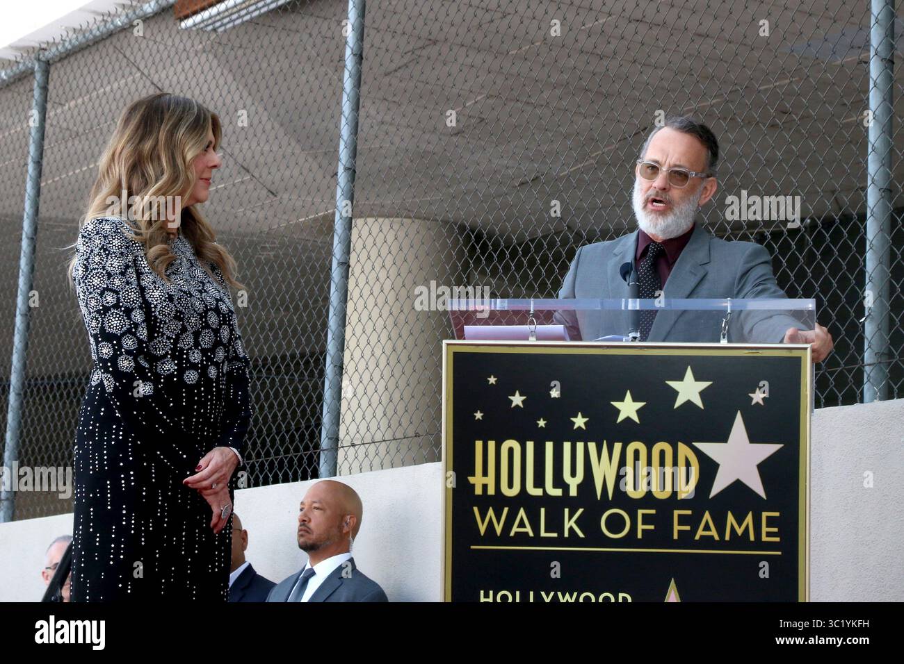 29 marzo 2019 - Los Angeles, CA, Stati Uniti - LOS ANGELES - Mar 29: Rita Wilson, Tom Hanks alla Rita Wilson Star Ceremony sulla Hollywood Walk of Fame il 29 marzo 2019 a Los Angeles, CA (Credit Image: © Kathy Hutchins via ZUMA Wire) Foto Stock