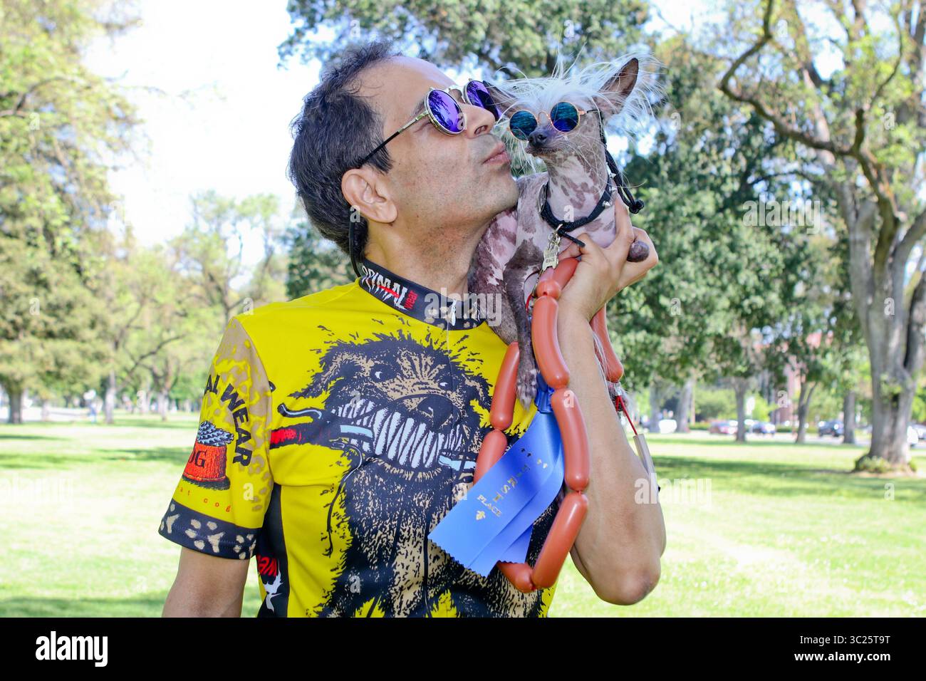 27 aprile 2019 - Sacramento, California, Stati Uniti - RASCAL ha nominato Ugliest Dog Winner al terzo anno consecutivo al Sacramento SPCA Ugliest Dog Contest. "RASCAL IL CANE PIÙ BRUTTO" vince il 1° posto per un inaudito record di 8 volte in diversi concorsi di Ugly Dog. (Immagine di credito: © Dane Andrew/ZUMA Wire) Foto Stock