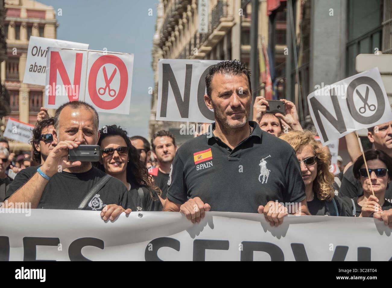 21 maggio 2019 - Madrid, Spagna - i carcerieri della prigione spagnola di Cordova si sono recati a Madrid per partecipare alla manifestazione indetta dall'associazione "il vostro abbandono può uccidermi", per dimostrare al nuovo governo spagnolo che non si fermeranno finché non otterranno un miglioramento delle loro condizioni di lavoro. Il percorso della manifestazione è stato rilasciato dal Segretariato generale delle istituzioni penitenziarie in Calle Alcala 38 verso Puerta del Sol dove verrà letto un manifesto, e da lì al Congresso dei deputati, dove si è svolta una manifestazione davanti al palazzo della Costituzione. Il lavoratore Foto Stock