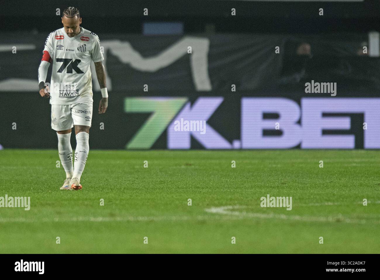Santos, Brasile. 23 luglio 2025. Neymar Jr. Di Santos durante la partita tra Santos e Internacional, per la serie A 2025 brasiliana, allo Stadio Vila Belmiro, a Santos il 23 luglio 2025 foto: Max Peixoto/DiaEsportivo/Alamy Live News Credit: DiaEsportivo/Alamy Live News Foto Stock