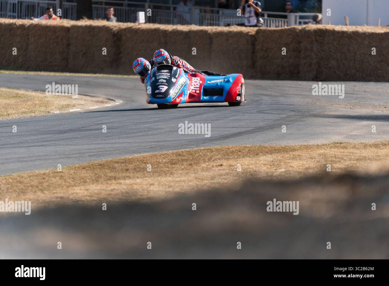 2024 motocicletta sidecar LCR-Honda CBR600 sulla pista di salita al Goodwood Festival of Speed 2025 Motorsport & Motoring event. Sidecar LCR Foto Stock