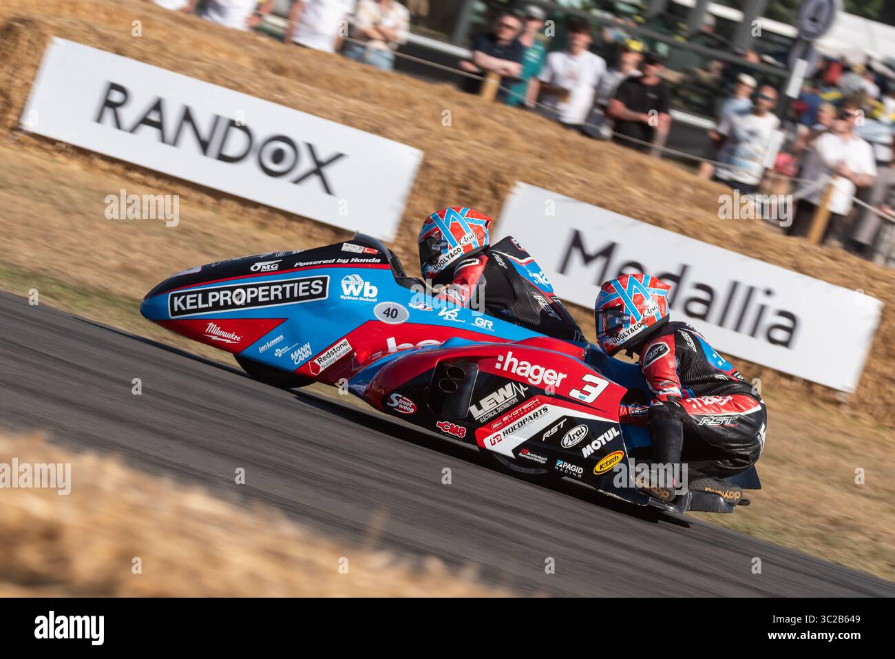 2024 motocicletta sidecar LCR-Honda CBR600 sulla pista di salita al Goodwood Festival of Speed 2025 Motorsport & Motoring event. Sidecar LCR Foto Stock