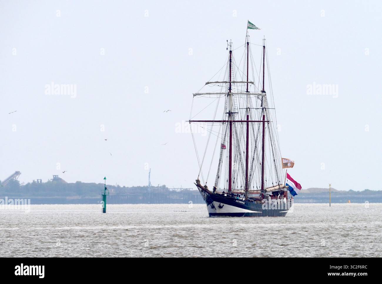 L'Oosterschelde è uno storico veliero olandese, una goletta topsail a tre alberi costruita nel 1918 e meticolosamente restaurata come monumento dei mariti olandesi Foto Stock