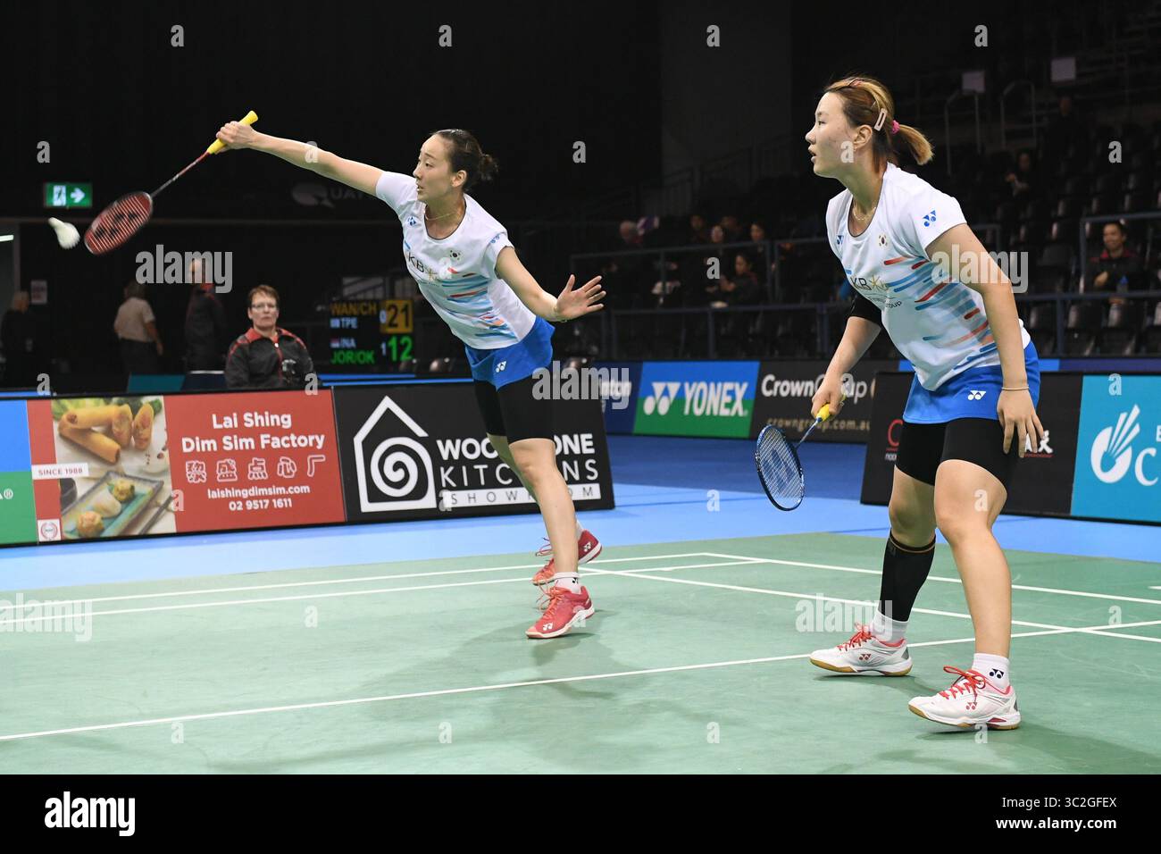6 giugno 2019 - Sydney, nuovo Galles del Sud, Australia - Lee so Hee e Shin Seung Chan (Corea) visti in azione durante il Badminton Open 2019 Australian Women's Doubles match contro Hsu Ya Ching e Hu Ling Fang (Taipei cinese). .Lee e Shin hanno vinto il match 21-13, 21-19. (Immagine di credito: © Luis Veniegra/immagini SOPA tramite filo ZUMA) Foto Stock