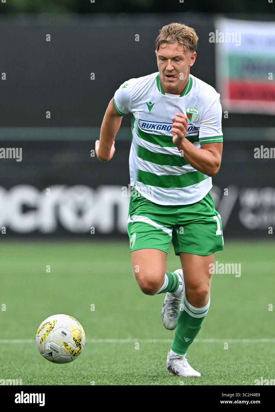 Park Hall Stadium, Oswestry, Shropshire, Inghilterra, 23 luglio 2025. Harvey Godsmark-Ford dei New Saints durante i New Saints of Oswestry Town & Llansantffraid Football Club/The New Saints (TNS) contro FC Differdange 03 nella partita di primo turno di qualificazione della UEFA Europa Conference League, al Park Hall. (Immagine di credito: ©Cody Froggatt/Alamy Live News) Foto Stock Park Hall Stadium, Oswestry, Shropshire, Inghilterra, 23 luglio 2025. Harvey Godsmark-Ford dei New Saints durante i New Saints of Oswestry Town & Llansantffraid Football Club/The New Saints (TNS) contro FC Differdange 03 nella partita di primo turno di qualificazione della UEFA Europa Conference League, al Park Hall. (Immagine di credito: ©Cody Froggatt/Alamy Live News) Foto Stock