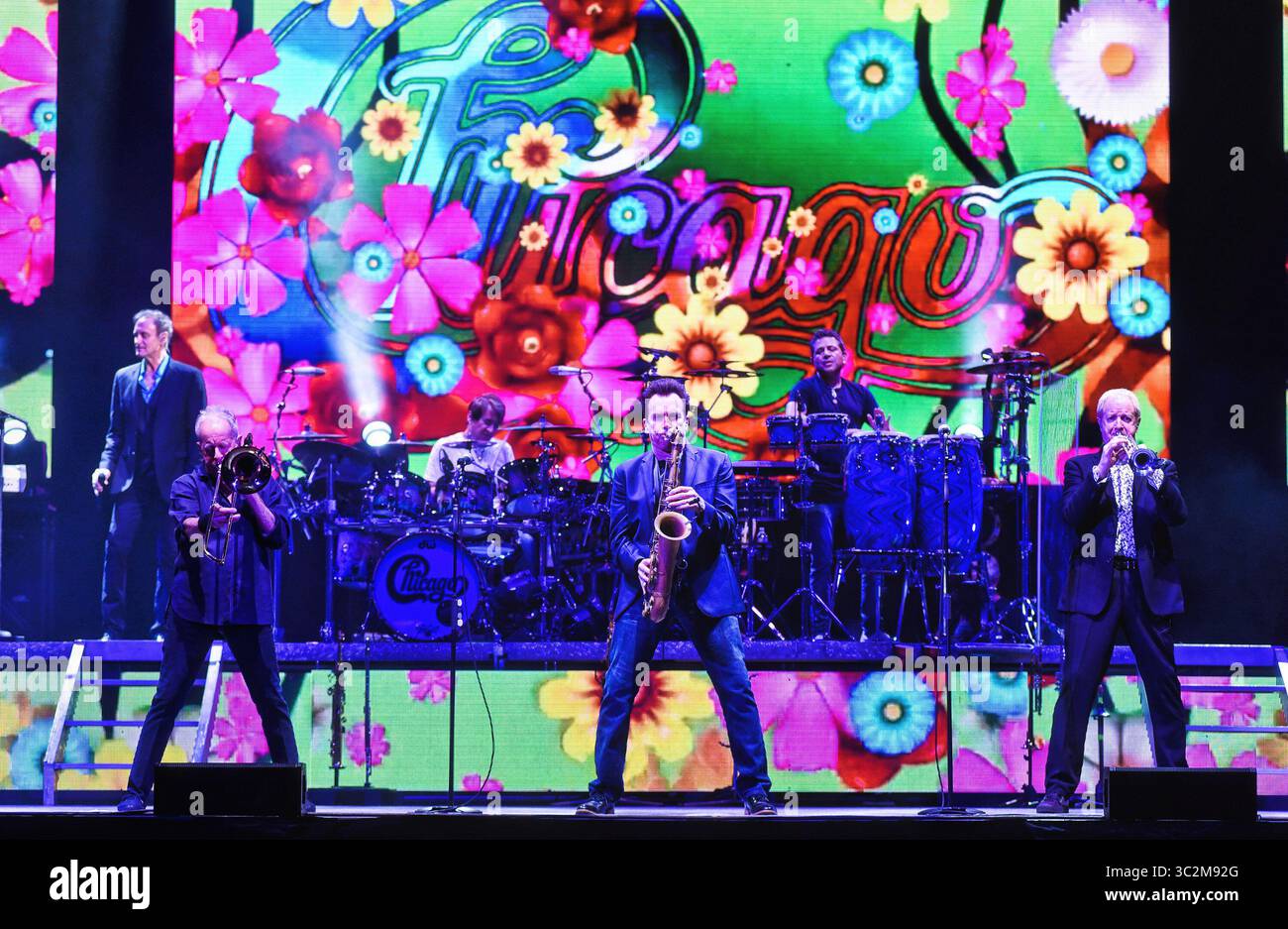Giugno 15, 2019 - Hamilton, sul, U.S. - 15 Giugno 2019 - Hamilton, Ontario, Canada. Neil Donell, James Pankow, Ray Herrmann e Lee Loughnane della mitica band Chicago esibirsi in concerto al centro FirstOntario. Photo credit: Brent Perniac/AdMedia (credito Immagine: © Brent Perniac/AdMedia via ZUMA filo) Foto Stock