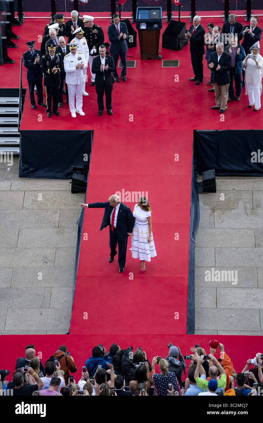4 luglio 2019 - Washington, DC, Stati Uniti d'America - il presidente degli Stati Uniti Donald Trump e la First Lady Melania Trump arrivano per l'evento salute to America al Lincoln Memorial il 4 luglio 2019 a Washington, D.C. (Credit Image: © Andrea Hanks via ZUMA Wire) Foto Stock