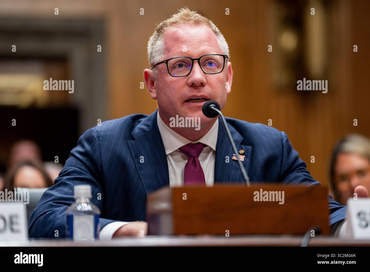 Washington, Stati Uniti. 24 luglio 2025. Sean Plankey interviene durante un'audizione del Senate Homeland Security Committee sulla sua nomina a direttore della Cybersecurity and Infrastructure Security Agency per il Dipartimento della sicurezza interna presso il Campidoglio degli Stati Uniti a Washington, DC, giovedì 24 luglio 2025. Foto di Bonnie Cash/UPI credito: UPI/Alamy Live News Foto Stock