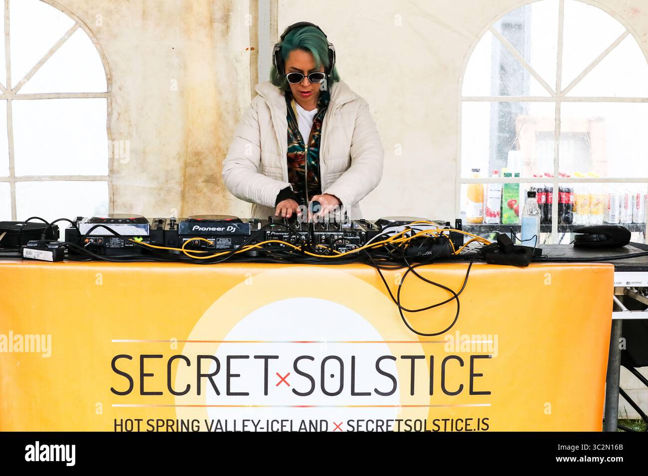 Giugno 23, 2019 - Reykjavâ€™k, Islanda - Australian DJ MONICA JUDE compie durante il quinto segreto Solstice Festival in Laugadalur, Reykjavâ€™k, Islanda detenute da giugno 21-23, 2019...segreto Solstice, situato appena al di fuori di Reykjavik, Islanda, coerentemente vanta una lineup che è così diversificato e distintivo come il festival nei dintorni. Presentazione di alcuni dei più grandi del mondo di artisti contemporanei, amati musicisti di culto nonché fresco talento locale la festa continua per tutta la notte con un piccolo aiuto da parte del sole di mezzanotte che è quasi sempre presente per tutta l'estate equinox. (Cre Foto Stock