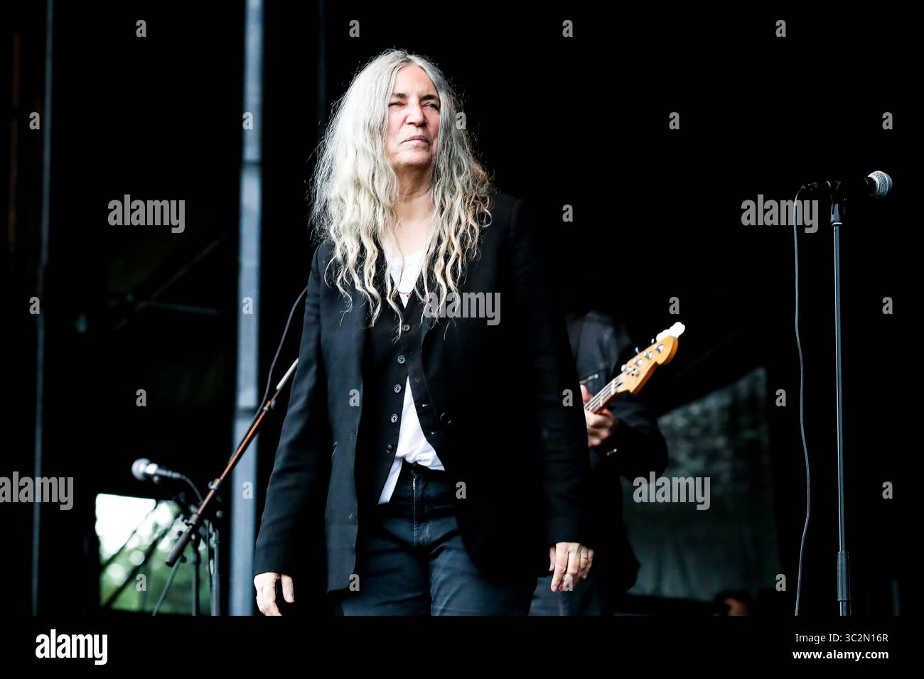 Giugno 23, 2019 - Reykjavâ€™k, Islanda - Music Artista Patti Smith e banda esegue durante il quinto segreto Solstice Festival in Laugadalur, Reykjavâ€™k, Islanda detenute da giugno 21-23, 2019...segreto Solstice, situato appena al di fuori di Reykjavik, Islanda, coerentemente vanta una lineup che è così diversificato e distintivo come il festival nei dintorni. Presentazione di alcuni dei più grandi del mondo di artisti contemporanei, amati musicisti di culto nonché fresco talento locale la festa continua per tutta la notte con un piccolo aiuto da parte del sole di mezzanotte che è quasi sempre presente per tutta l'estate equin Foto Stock