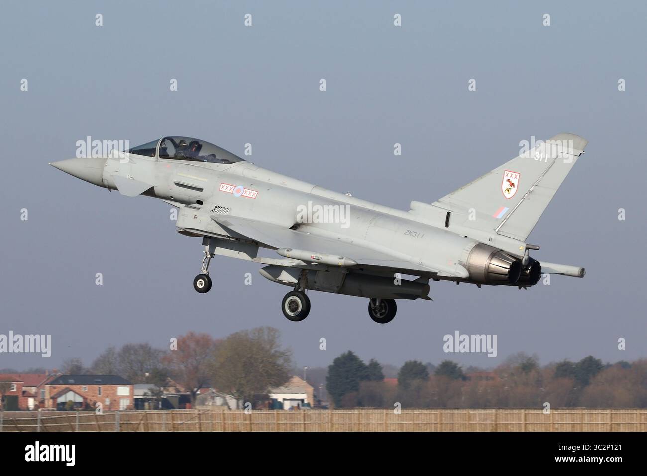 RAF Typhoon FGR4 atterra a RAF Coningsby. Foto Stock