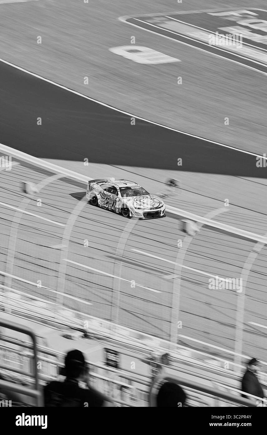 La NASCAR Cup Series n. 1 si qualifica per il Quaker State 400 2025 Foto Stock
