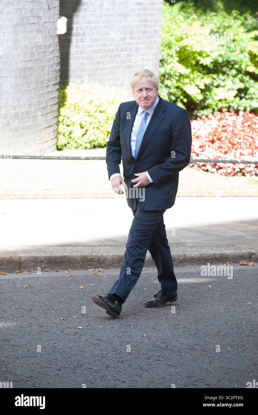 24 luglio 2019, Londra, Regno Unito: Boris Johnson, arriva al numero 10 di Downing Street, e fa il suo discorso come il nuovo primo ministro, come suo padre e partner Carrie Symonds guardando...con: Boris Johnson.dove: Londra, Regno Unito.quando: 24 luglio 2019.credito: >..**DISPONIBILE SOLO PER GLI Stati Uniti* (credito immagine: © Tsaa/WENN via ZUMA Press) Foto Stock