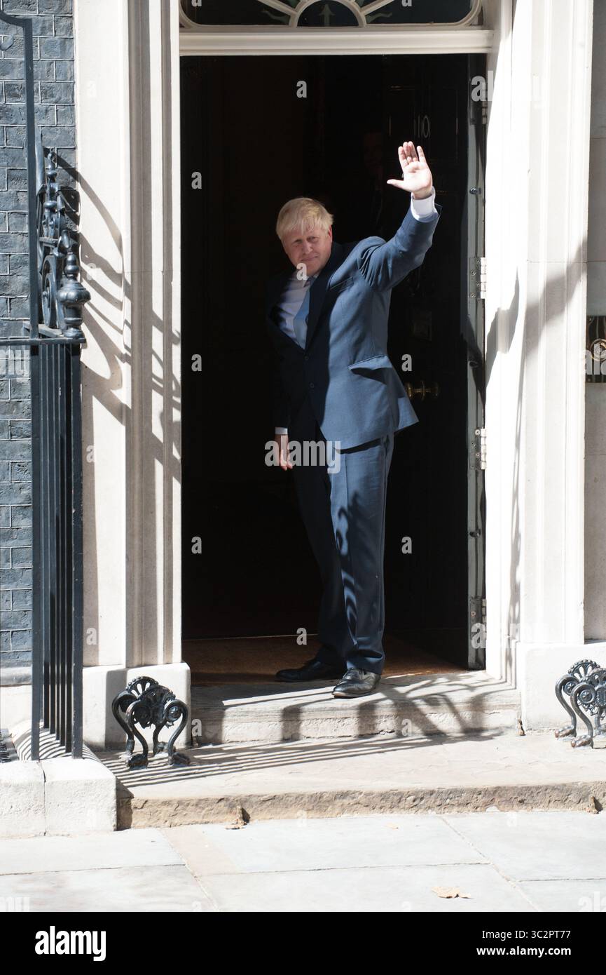 24 luglio 2019, Londra, Regno Unito: Boris Johnson, arriva al numero 10 di Downing Street, e fa il suo discorso come il nuovo primo ministro, come suo padre e partner Carrie Symonds guardando...con: Boris Johnson.dove: Londra, Regno Unito.quando: 24 luglio 2019.credito: >..**DISPONIBILE SOLO PER GLI Stati Uniti* (credito immagine: © Tsaa/WENN via ZUMA Press) Foto Stock
