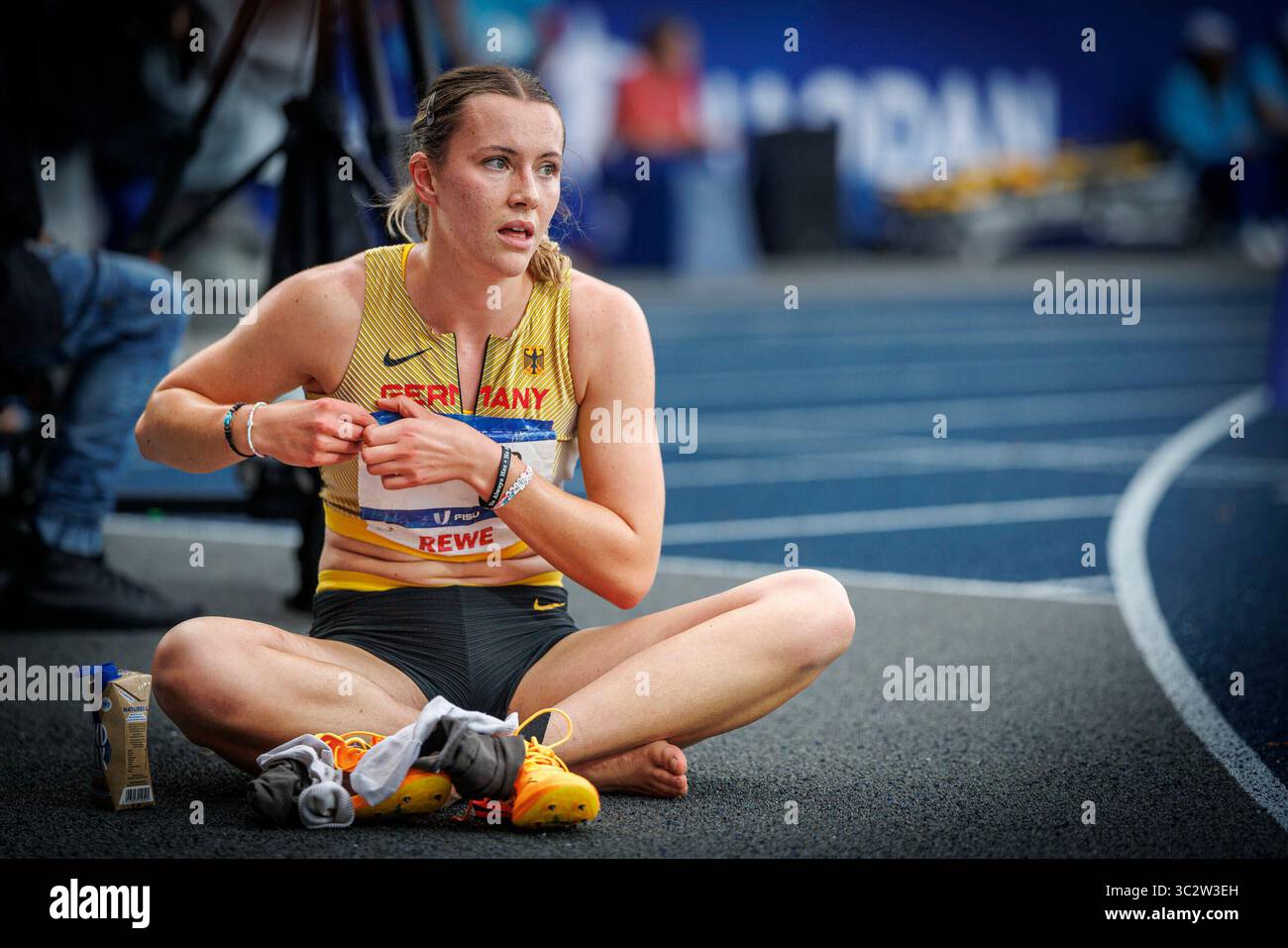 Bochum, Deutschland. 24 luglio 2025. Jenna Fee Feyerabend (TV Gro?-Gerau, GER), Hochschule: San Diego State University (USA); FISU World University Games - Rhine-Ruhr 2025 am 24.07.2025 im Lohrheidestadion, Bochum (Nordrhein-Westfalen) crediti: dpa/Alamy Live News Foto Stock
