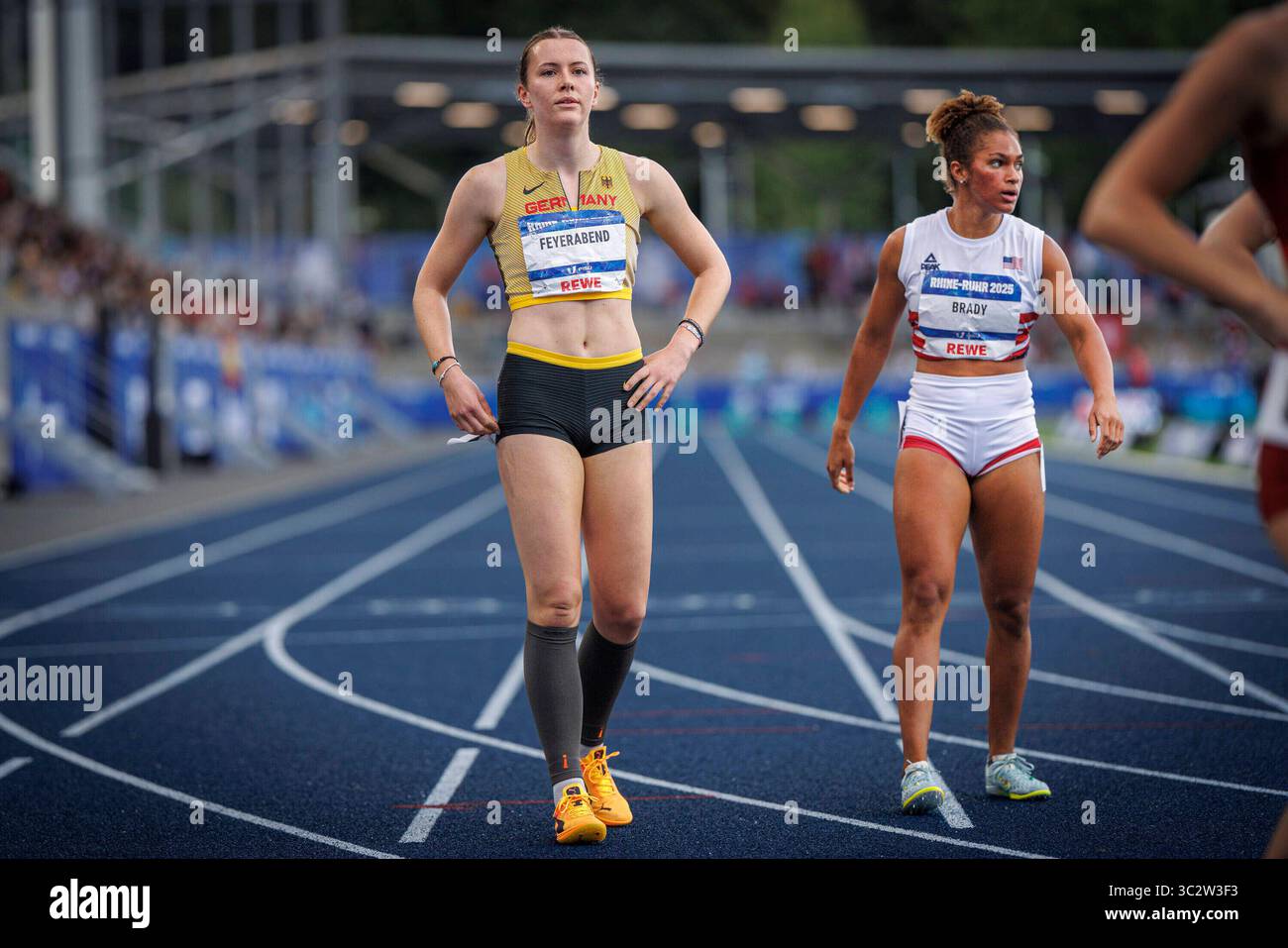 Bochum, Deutschland. 24 luglio 2025. Jenna Fee Feyerabend (TV Gro?-Gerau, GER), Hochschule: San Diego State University (USA); FISU World University Games - Rhine-Ruhr 2025 am 24.07.2025 im Lohrheidestadion, Bochum (Nordrhein-Westfalen) crediti: dpa/Alamy Live News Foto Stock