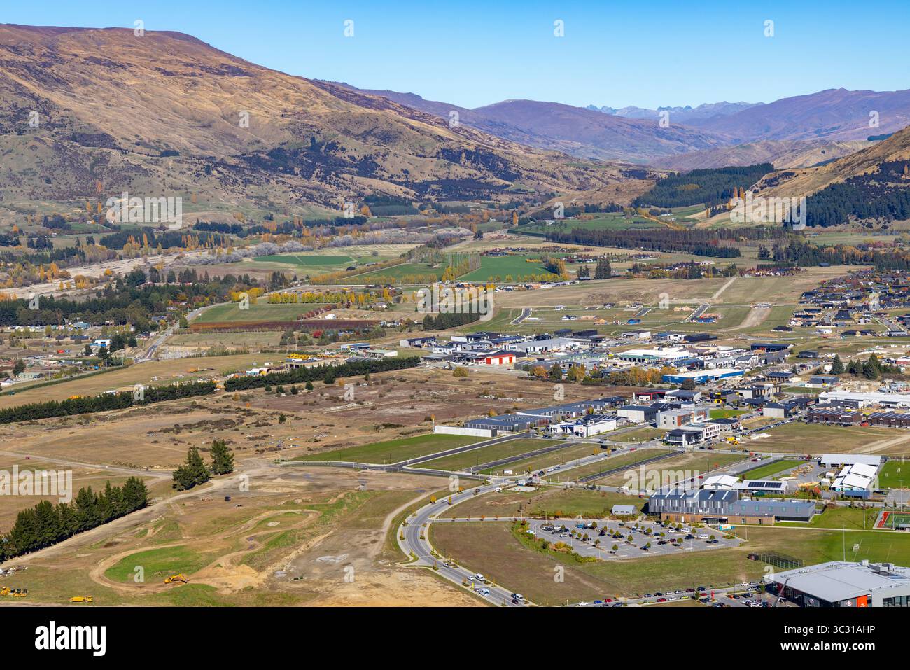 Wanaka, regione di Otago, nuova Zelanda, sviluppo del centro cittadino di Wanaka per costruire una nuova città residenziale e commerciale Three Parks Wanaka Foto Stock