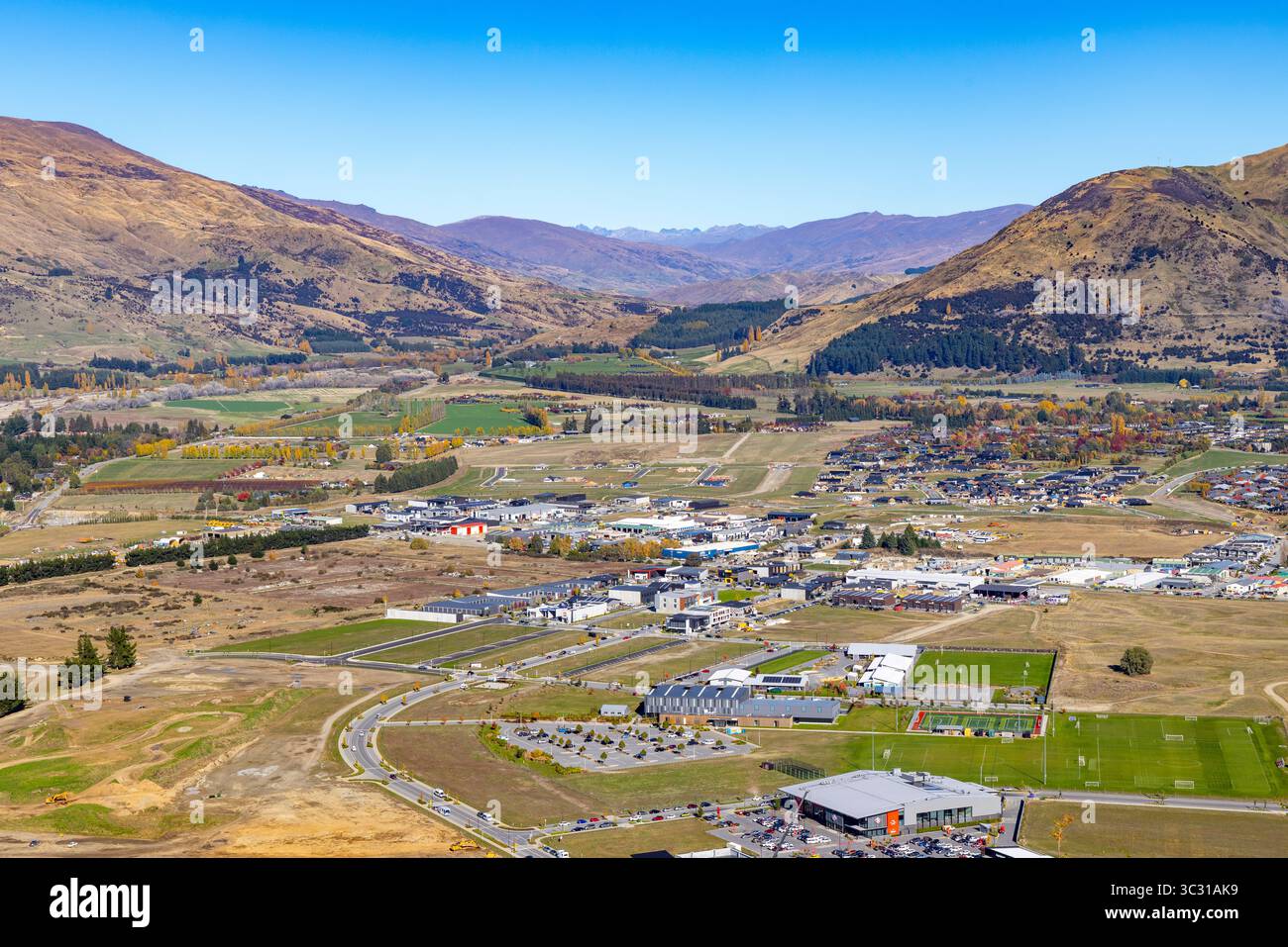 Wanaka, regione di Otago, nuova Zelanda, sviluppo del centro cittadino di Wanaka per costruire una nuova città residenziale e commerciale Three Parks Wanaka Foto Stock