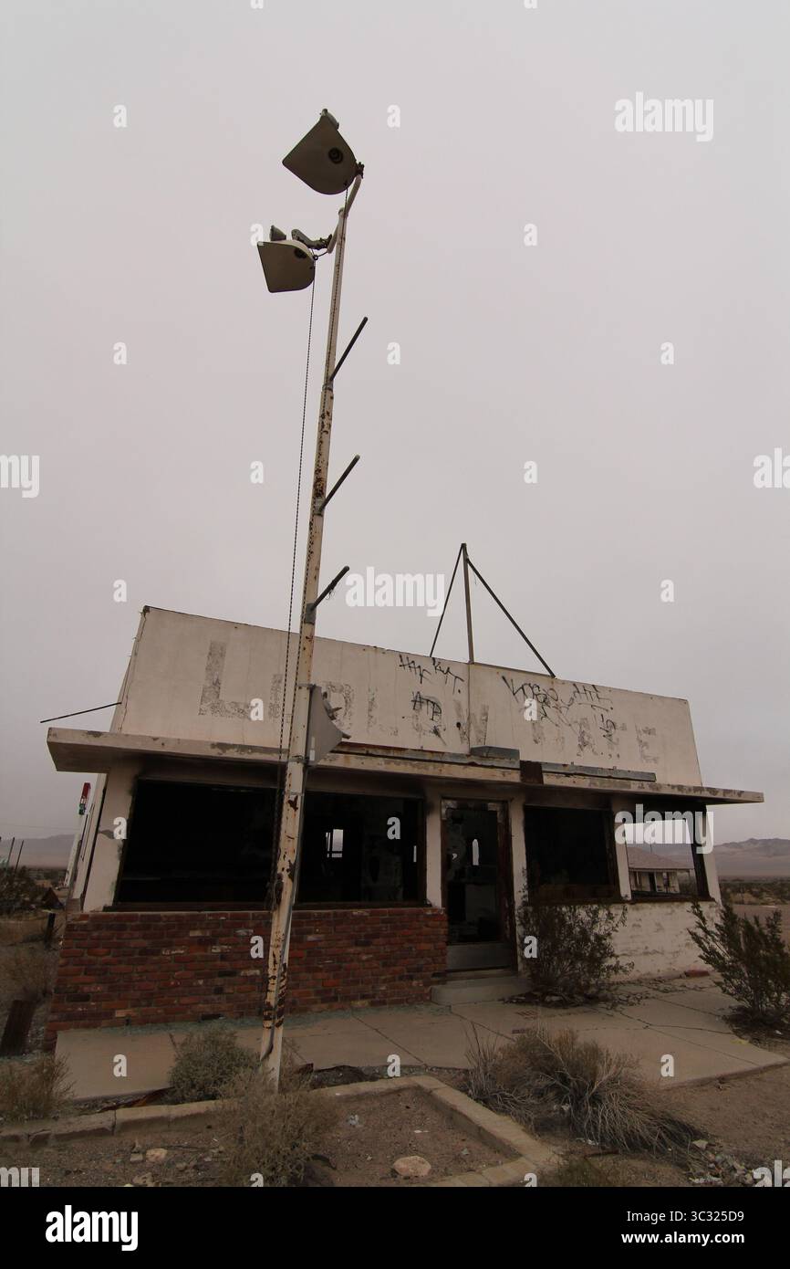 edificio abbandonato route 66 ludlow california Foto Stock