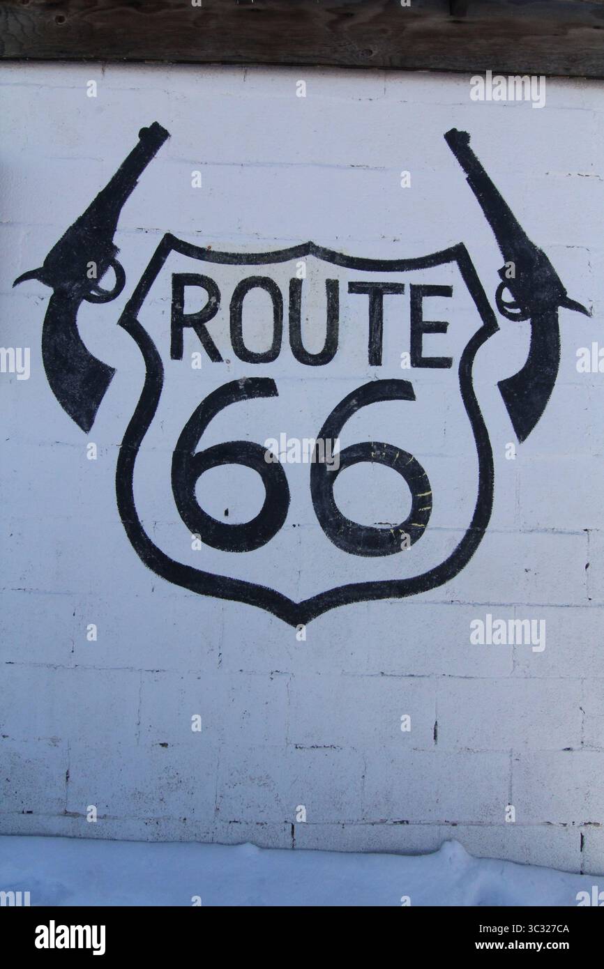 costruzione abbandonata di due cannoni arizona route 66 Foto Stock