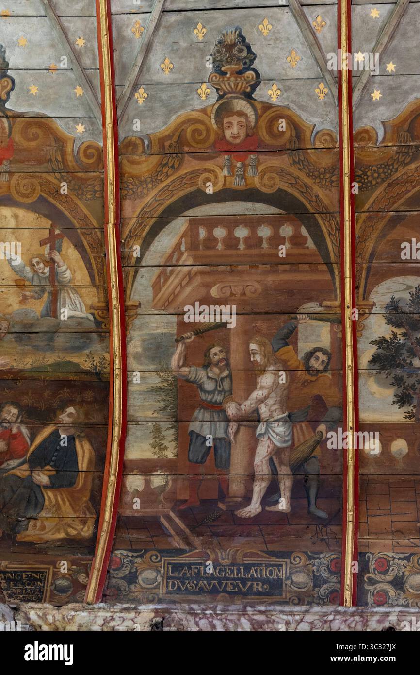 Dettaglio del soffitto dipinto del XVII secolo nella cappella di San Michele, Douarnenez, Bretagna, Francia, raffigurante la Flagellazione di Cristo. Foto Stock