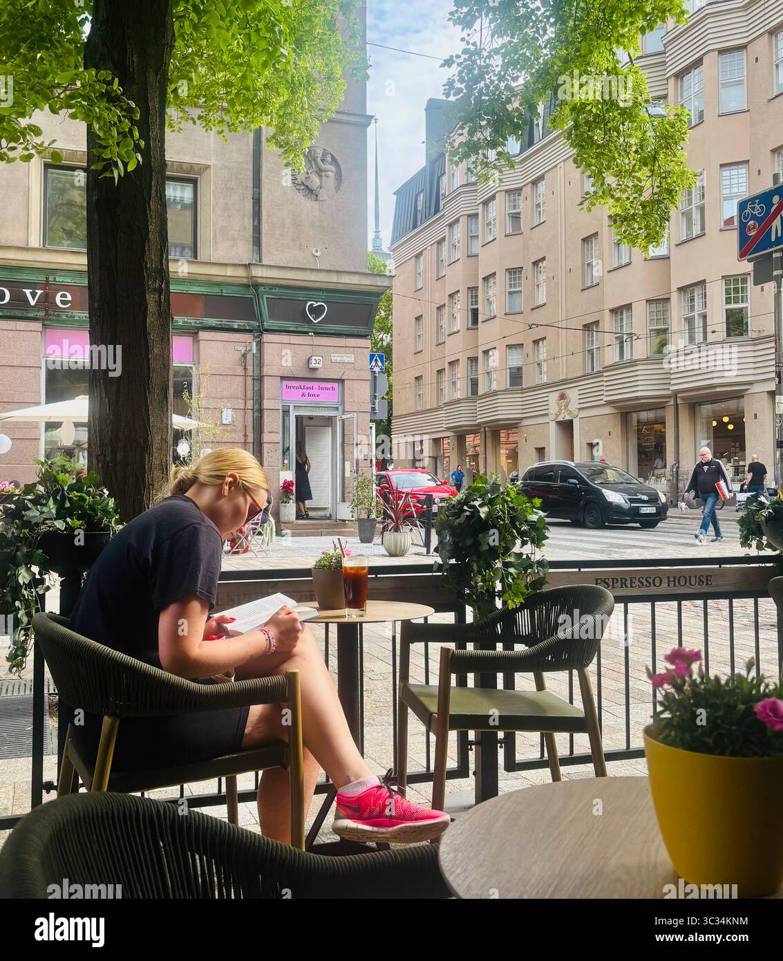 Rilassatevi al caffè espresso House di Helsinki, Finlandia. Foto Stock