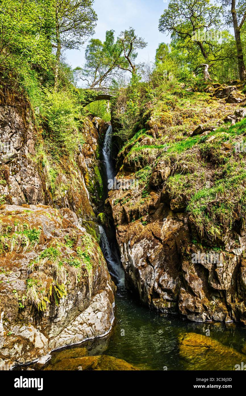Aira Force Waterfall, lago Ullswater, Lake District National Park, Cumbria, Inghilterra Foto Stock